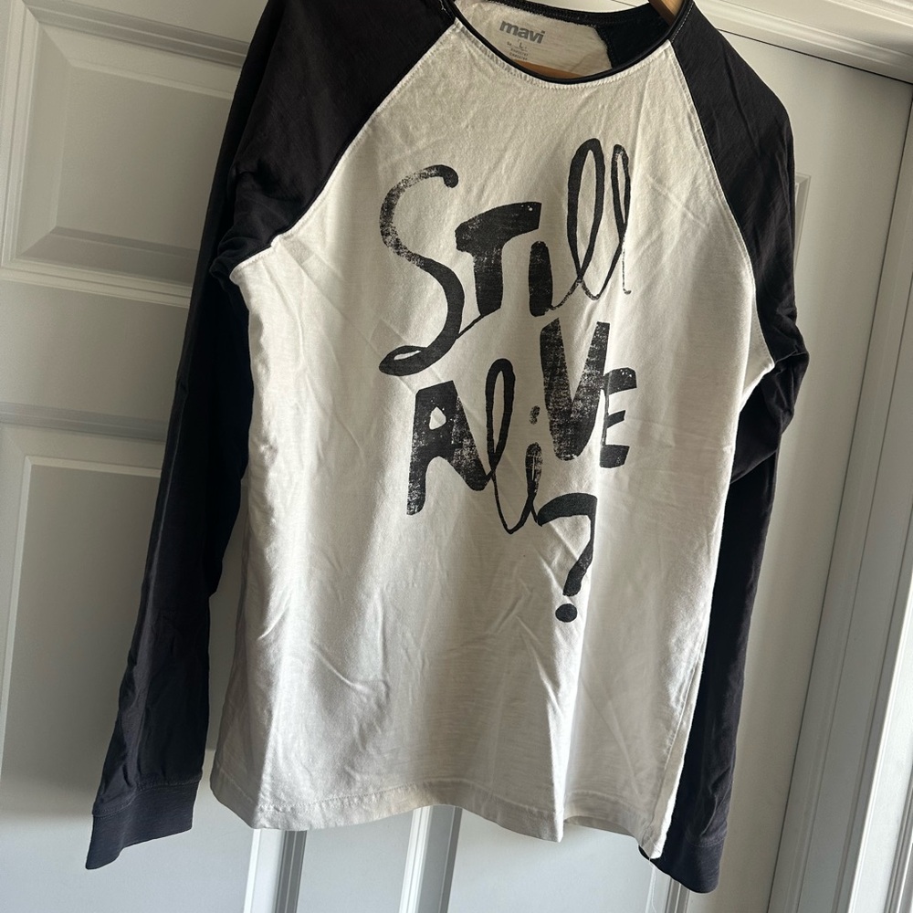 Mavi still alive ? Baseball t shirt men’s large